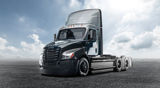M2 106 Plus | Freightliner Trucks